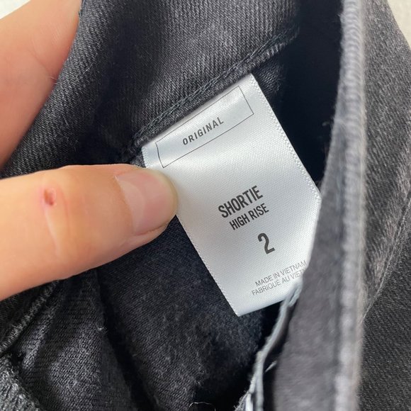 Express Woman's Sz 2 Shortie High Rise Exposed Button Fly High Rise Denim Shorts - Picture 5 of 8